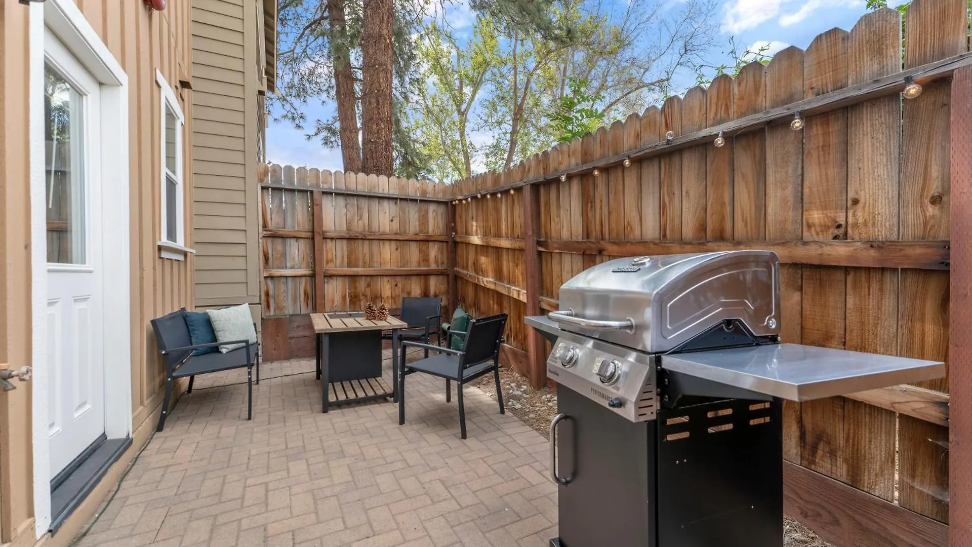 Midtown Luxe Stay—King Beds, Ensuite Baths, Great Location Reno 0*,  United States